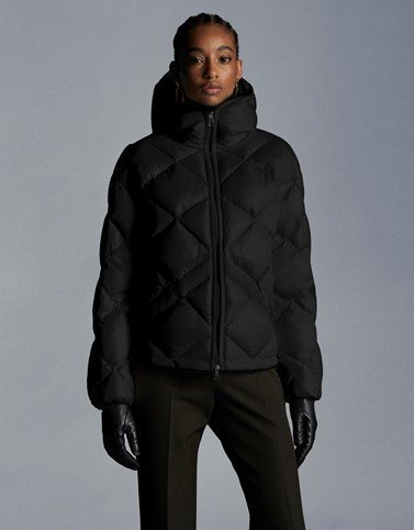 Moncler Women's Hooded Diamond-Quilt Puffer Coat — detail