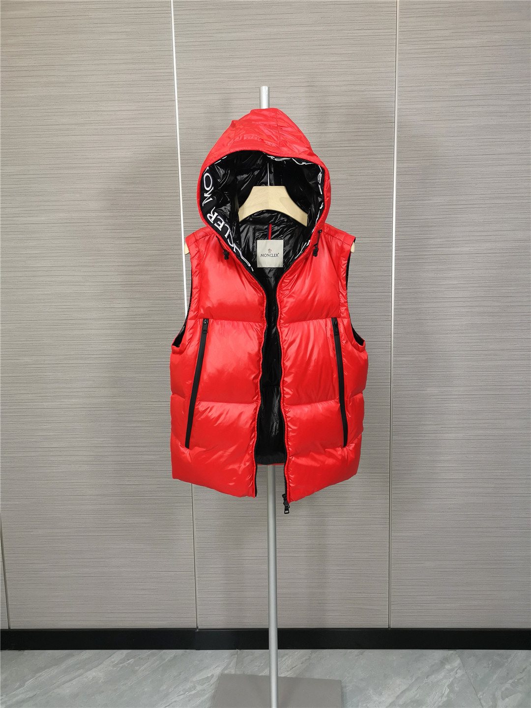 Moncler Hooded Letter-Trim Down Vest — hang_tag
