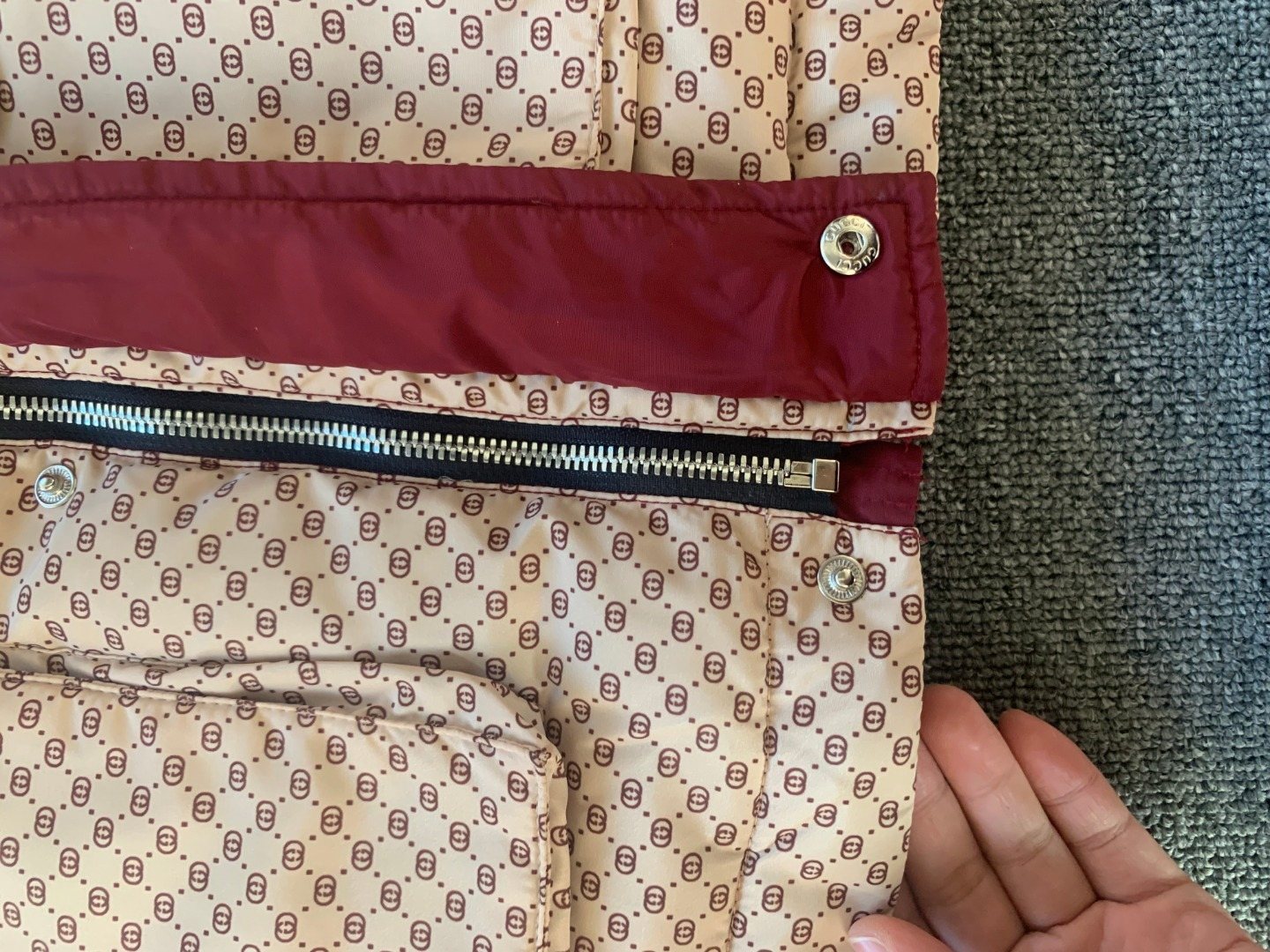 GUCCI Burgundy Monogram Color-Block Hooded Short Down Jacket — fabric_closeup