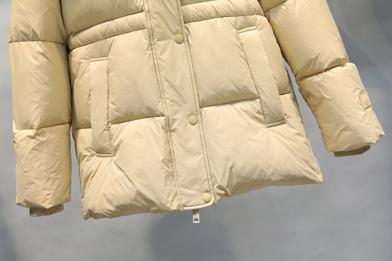 Burberry Detachable-Hood Short Down Jacket — detail