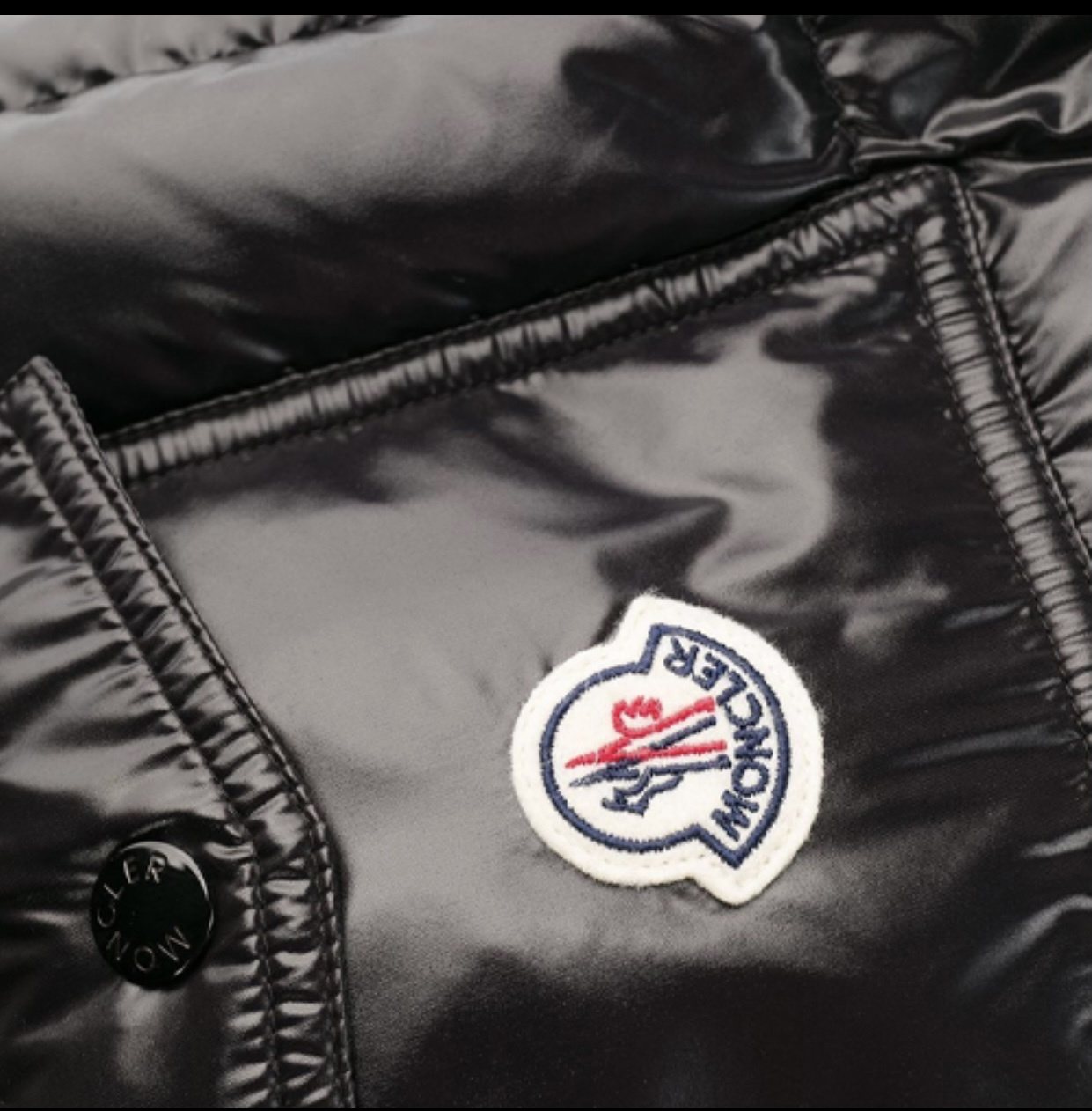 Moncler Ecrins Hooded Puffer Coat — detail