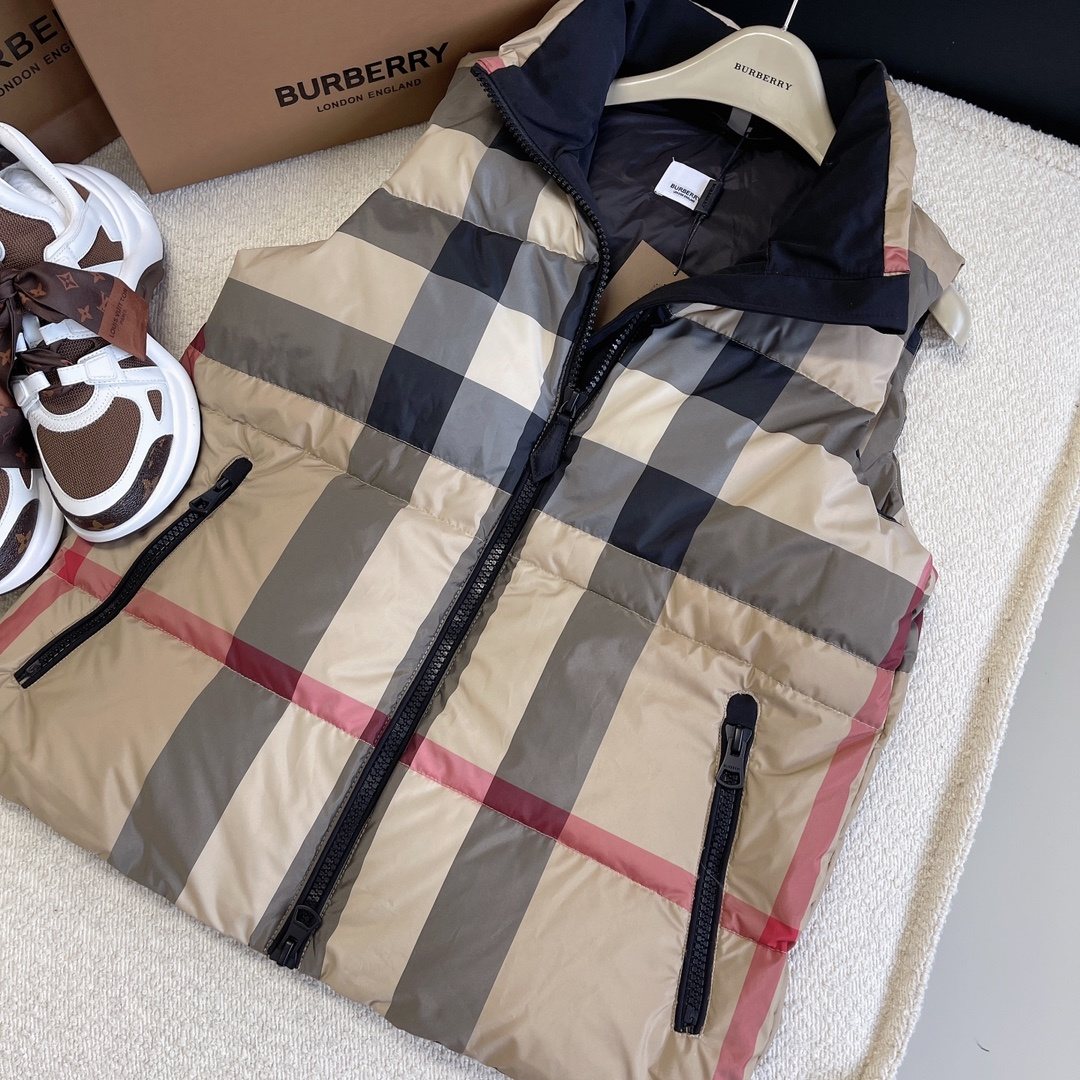 Burberry Check Drawstring Waist Down Vest — front