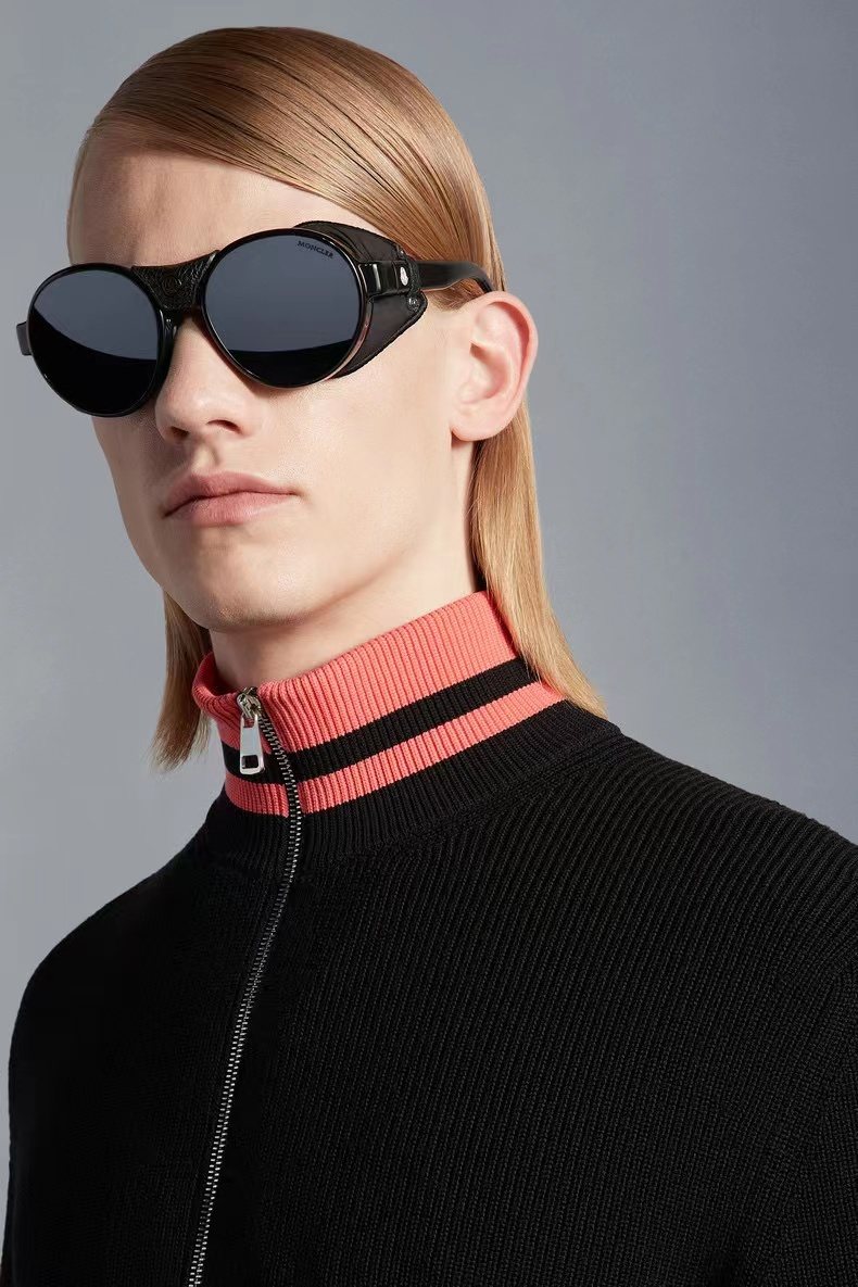 Moncler Rib-Knit Striped Collar Quarter-Zip Sweater — detail