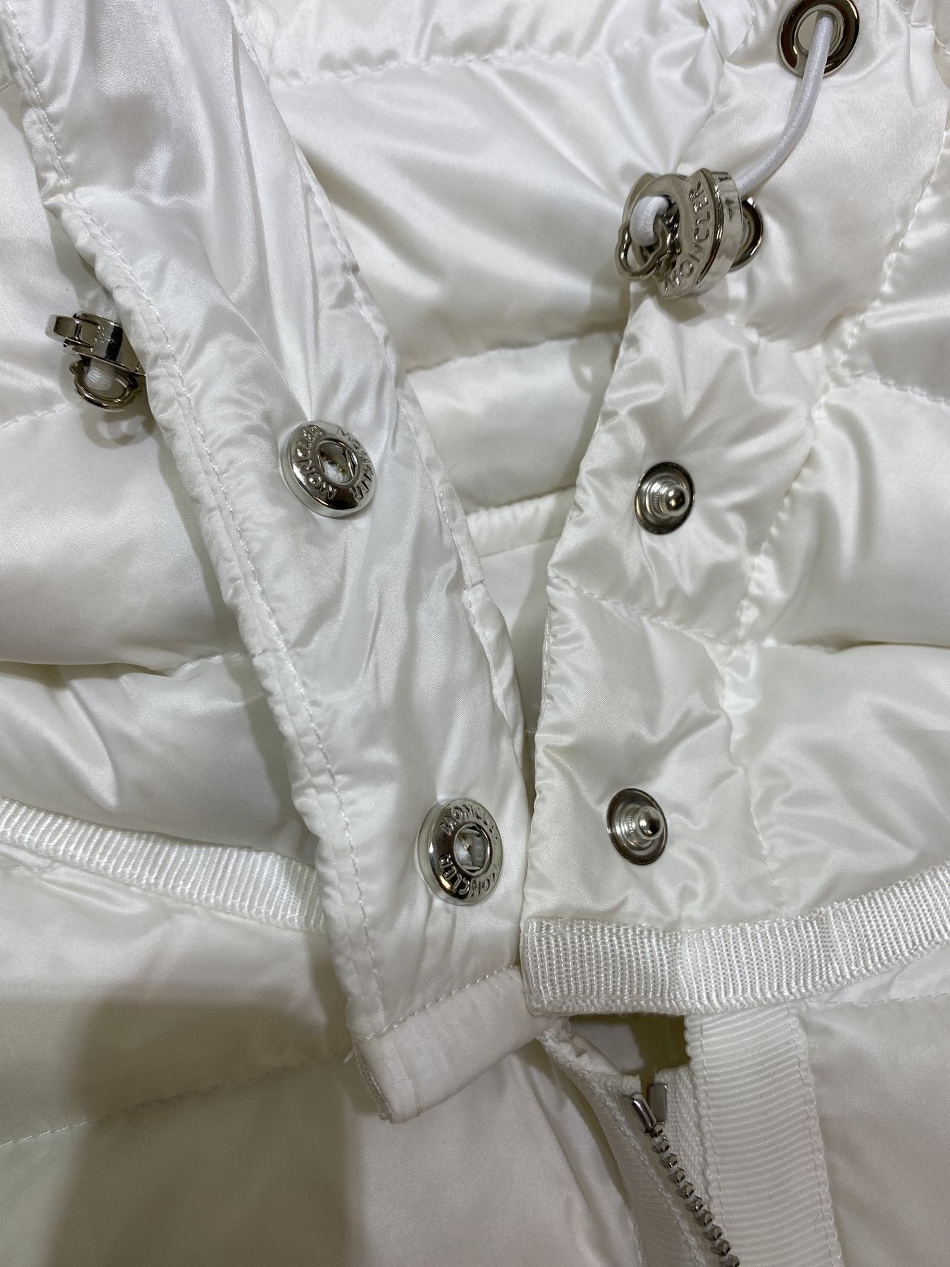 Moncler Women's Hooded Short Down Coat — detail
