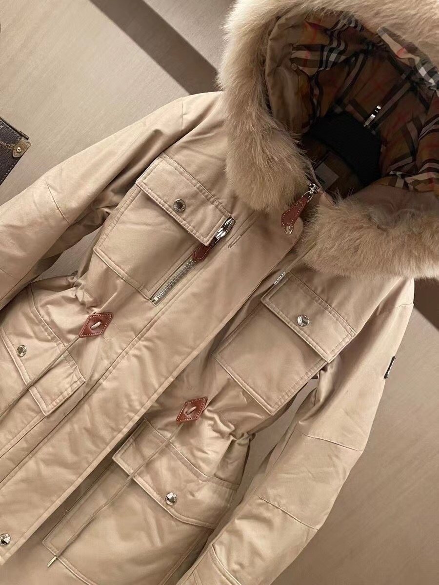 Burberry Removable Fur-Trim Hood Long Down Jacket — detail