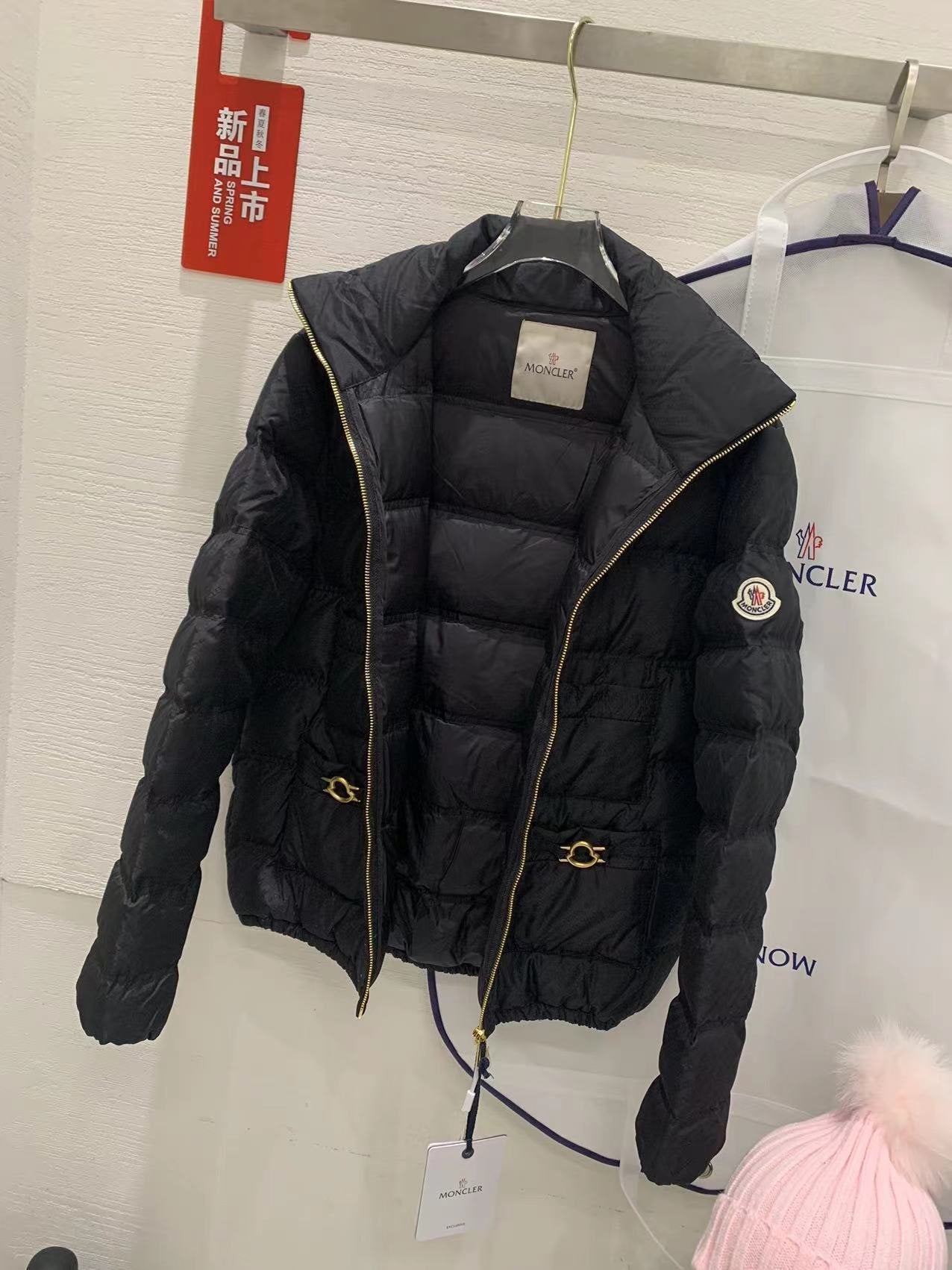 Moncler Multi-Pocket Quilted Puffer Coat — detail