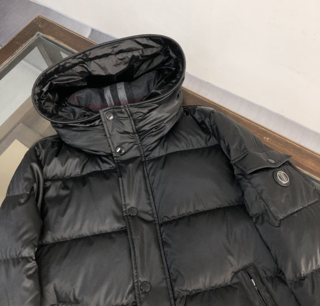 Burberry Glossy Hooded Puffer Jacket — detail