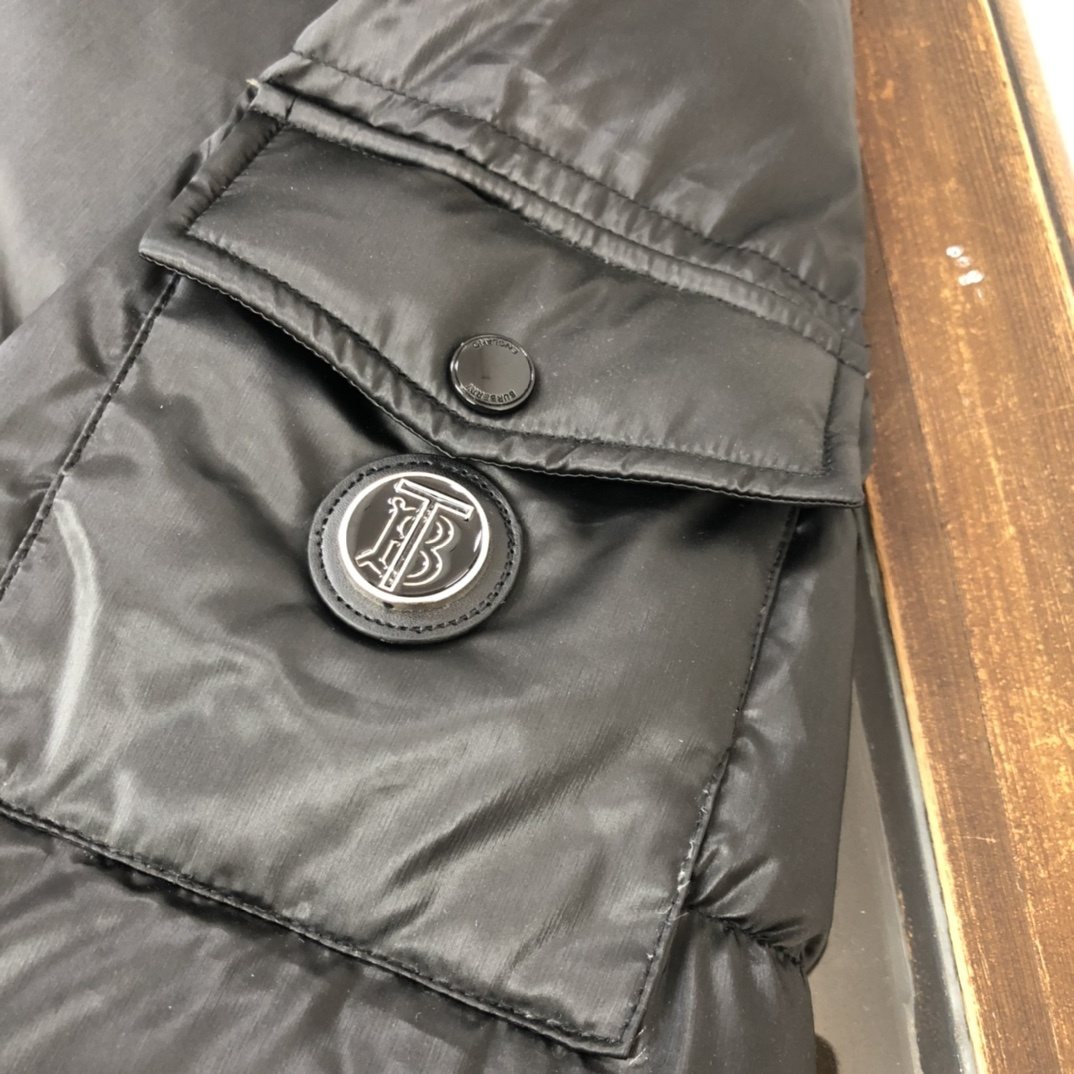 Burberry Glossy Hooded Puffer Jacket — detail