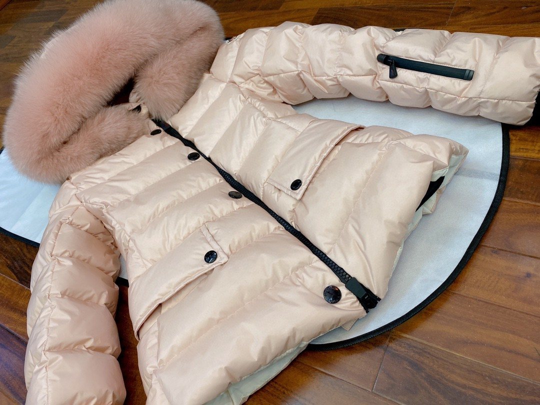 Moncler Fur-Trim Hood Puffer Coat — detail