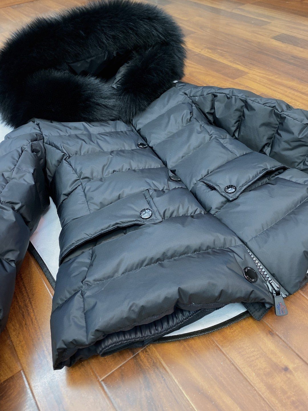 Moncler Fur-Trim Hood Puffer Coat — detail