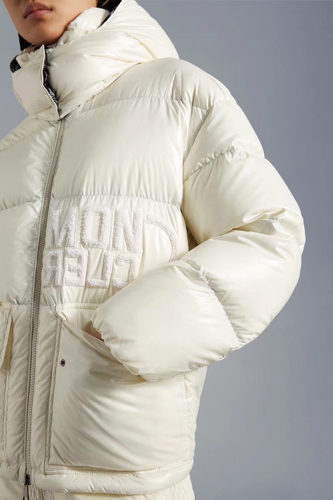 Moncler Contrast-Yoke Hooded Puffer Coat — detail