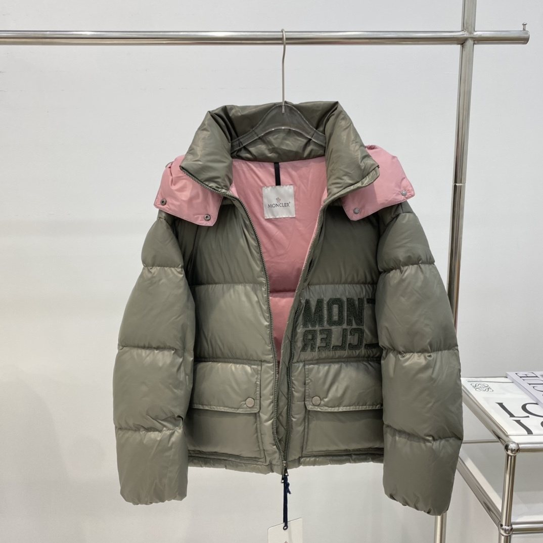 Moncler Contrast-Yoke Hooded Puffer Coat — front