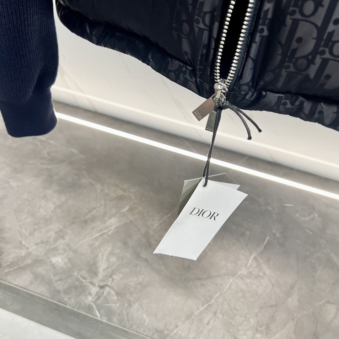 Dior Oblique Sweater Sleeve Down Jacket — hang_tag