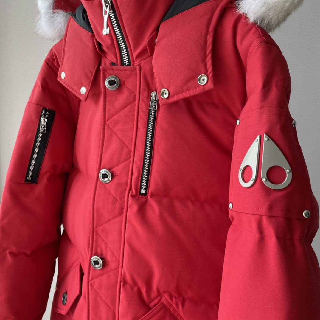 Moose Knuckles Fur-Trim Hooded Puffer Jacket — detail