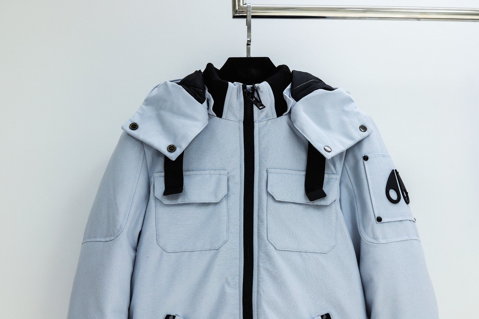 Moose Knuckles Contrast Panel Hooded Puffer Jacket — detail