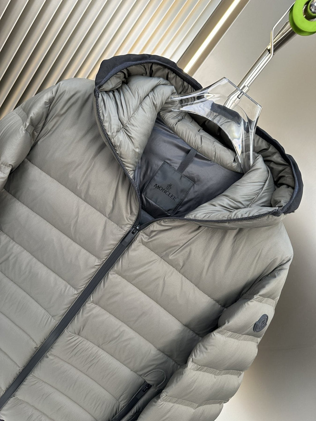 Men Moncler coat Hooded Puffer Jacket — neck_label