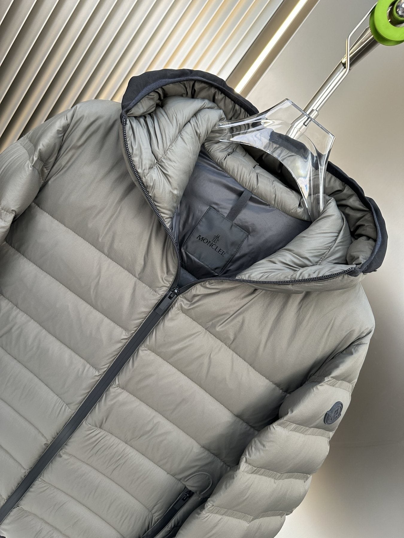 Men Moncler coat Hooded Puffer Jacket — neck_label