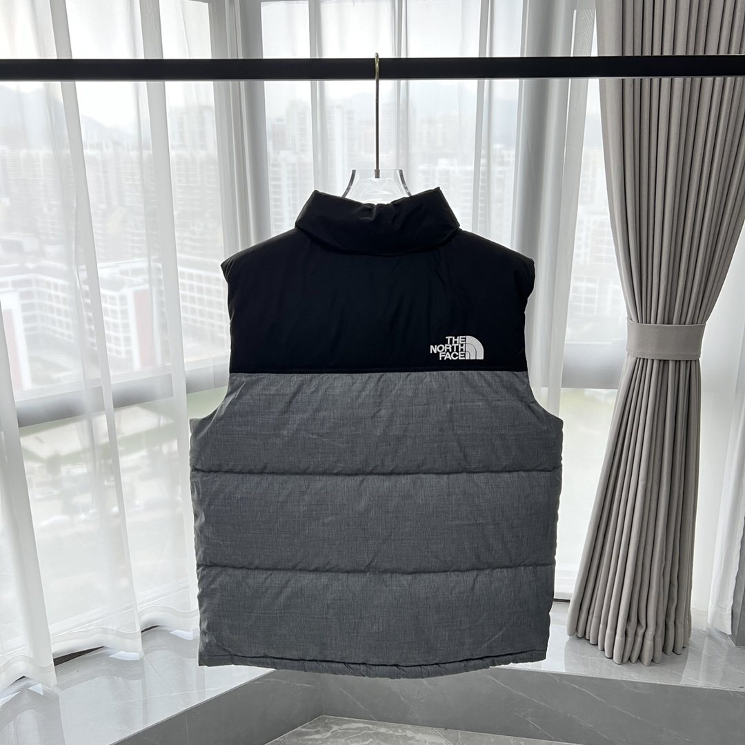 THE NORTH FACE 1996 Contrast-Yoke Down Vest — back