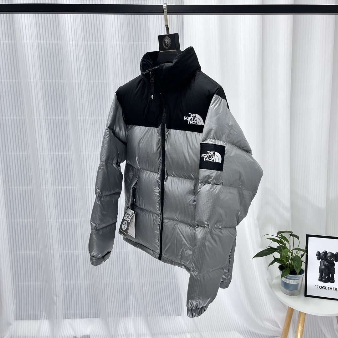 The North Face Color-Block Quilted Puffer Jacket — front