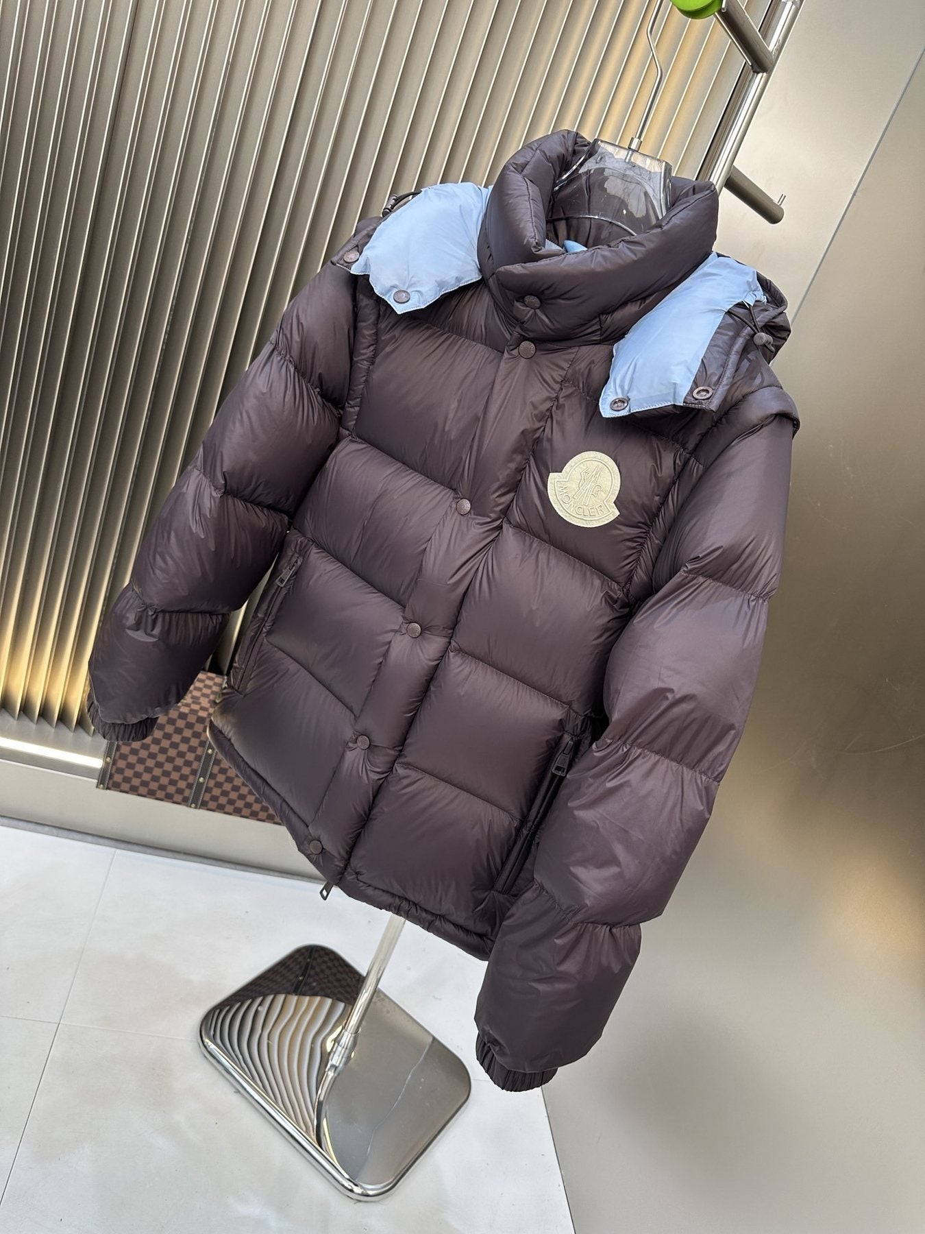 Moncler Convertible-Sleeve Hooded Puffer Coat — side