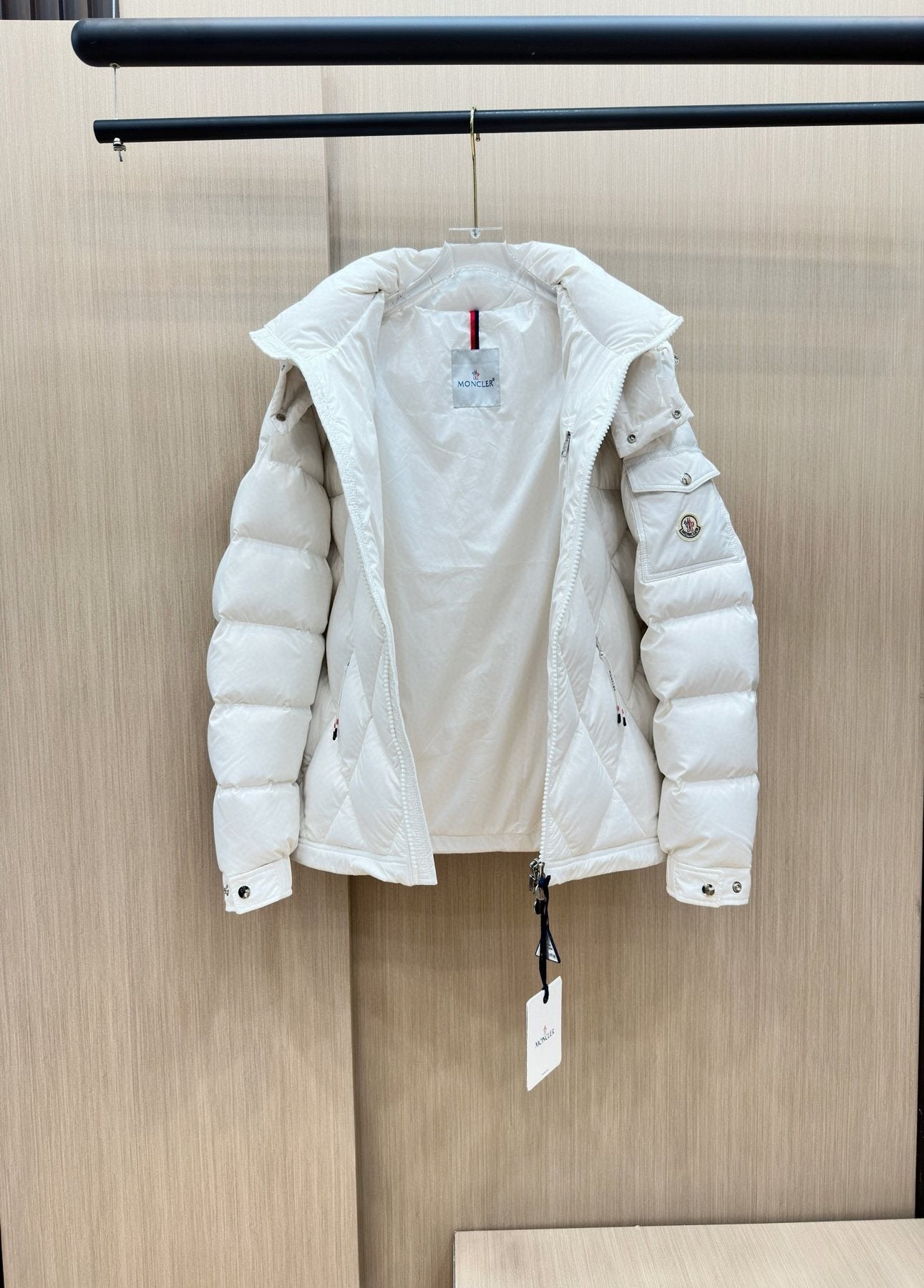 Moncler Diamond-Quilted Hooded Puffer Coat — detail