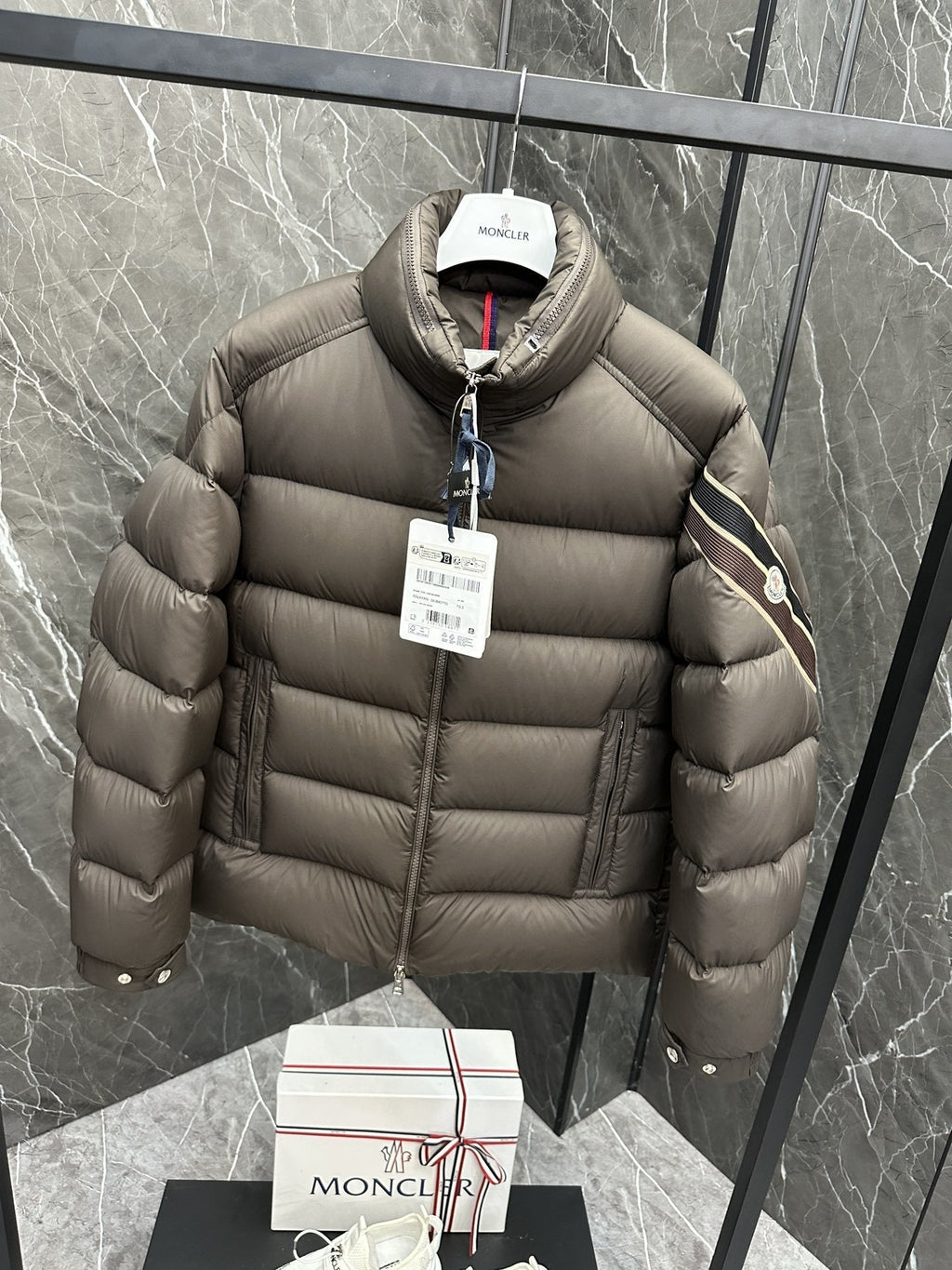 Moncler Tricolor-Trim Puffer Coat — hero