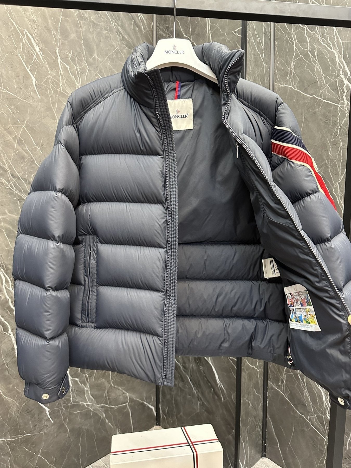 Moncler Tricolor-Trim Puffer Coat — detail