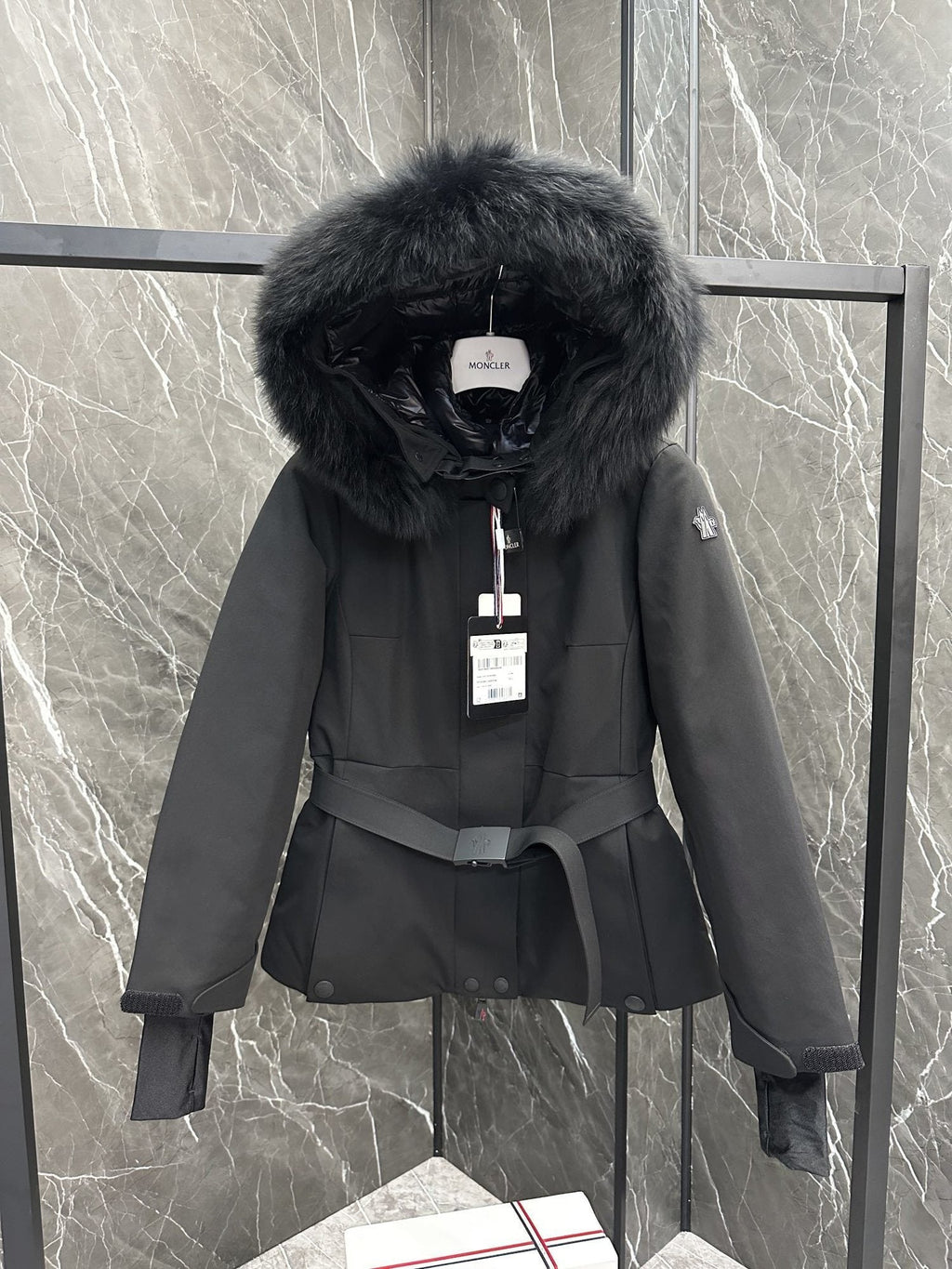 Moncler Women's Belted Fur-Trim Hood Short Down Ski Coat — hero