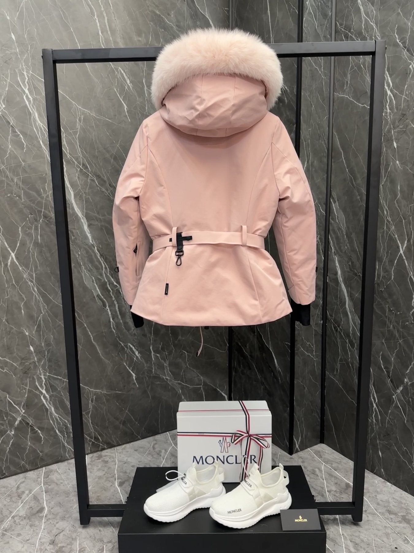 Moncler Women's Belted Fur-Trim Hood Short Down Ski Coat — back