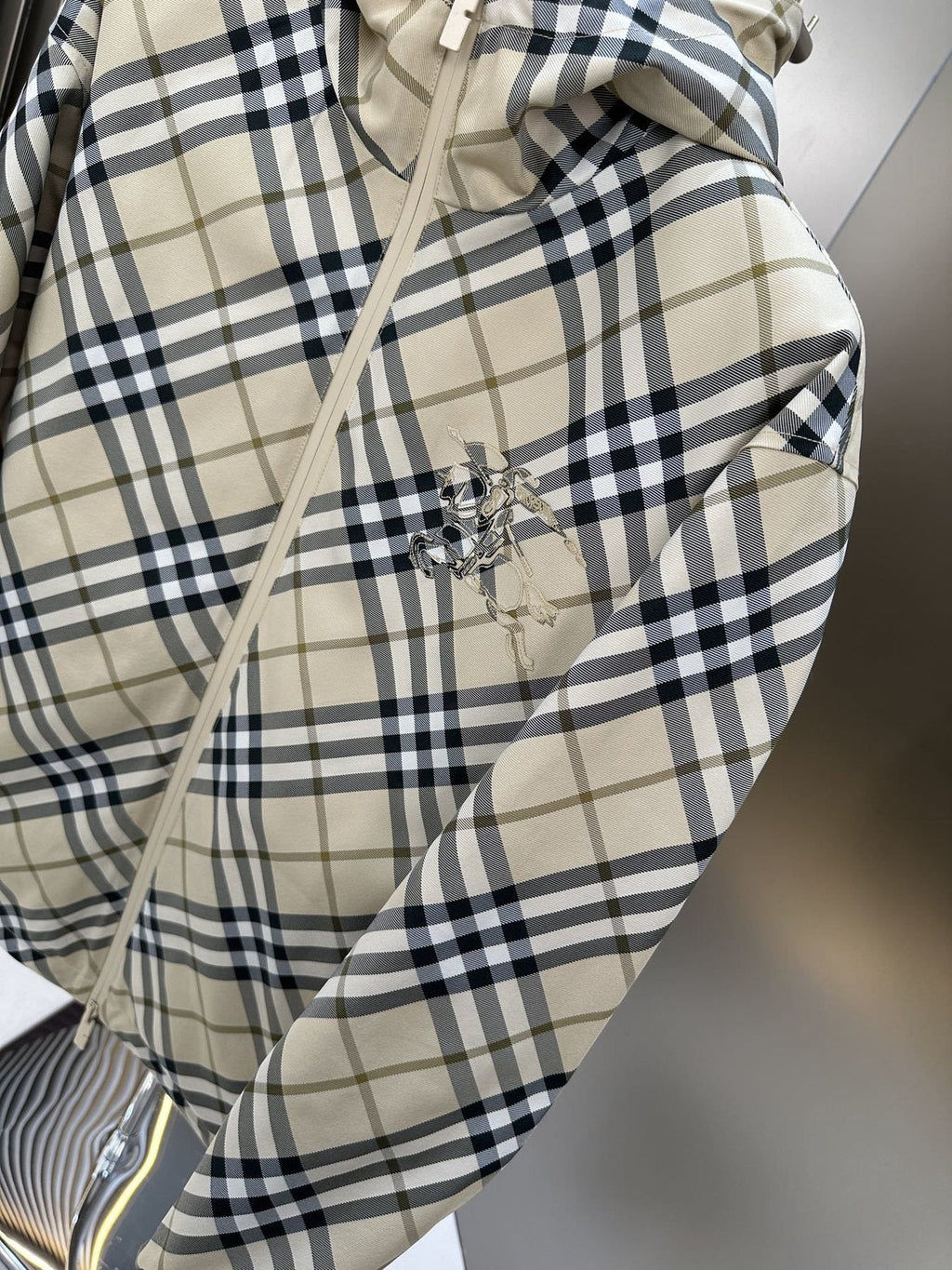 2026 Original Jacket Reversible Beige Check Hooded Jacket — detail