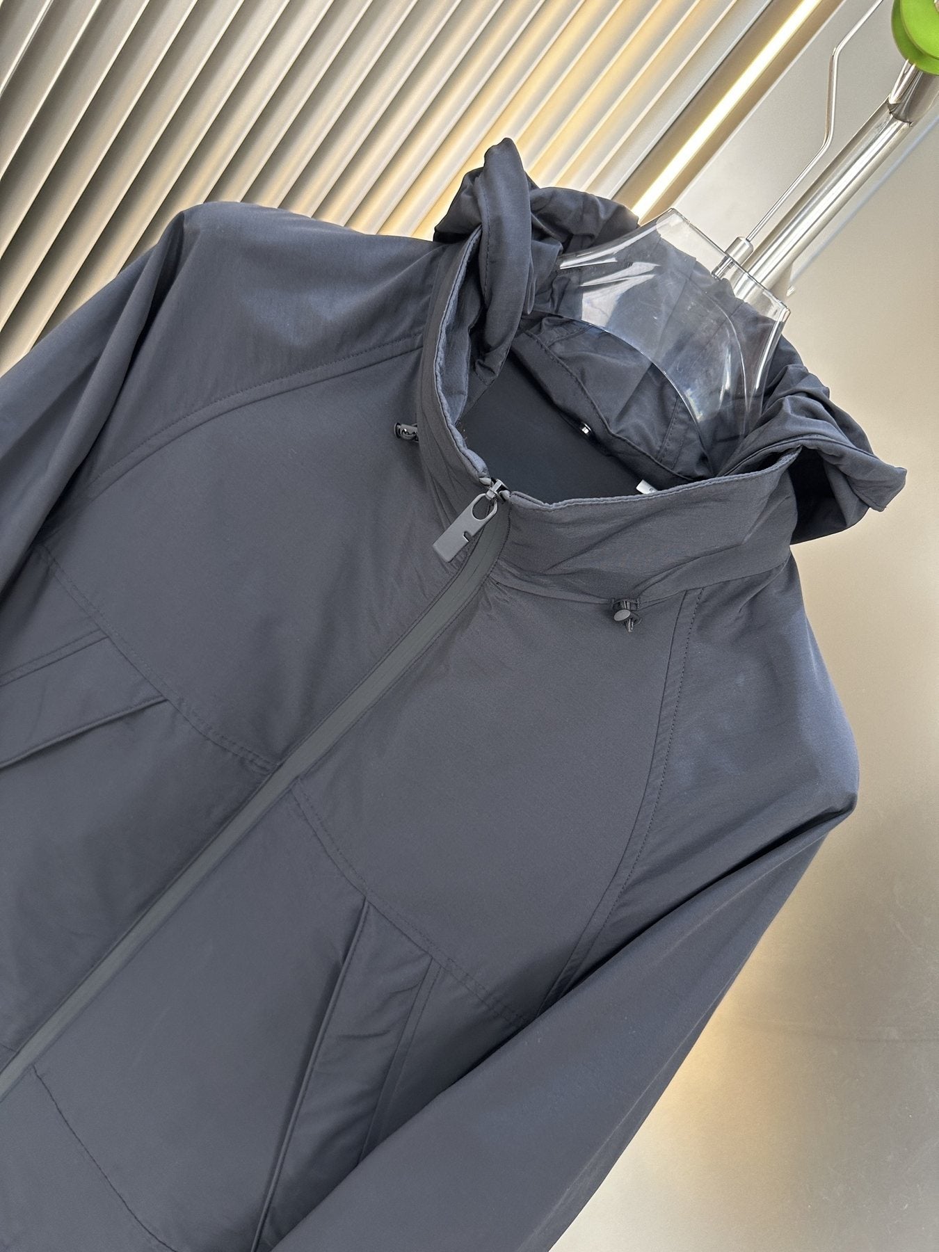 Burberry Hooded Zip-Front Jacket — detail