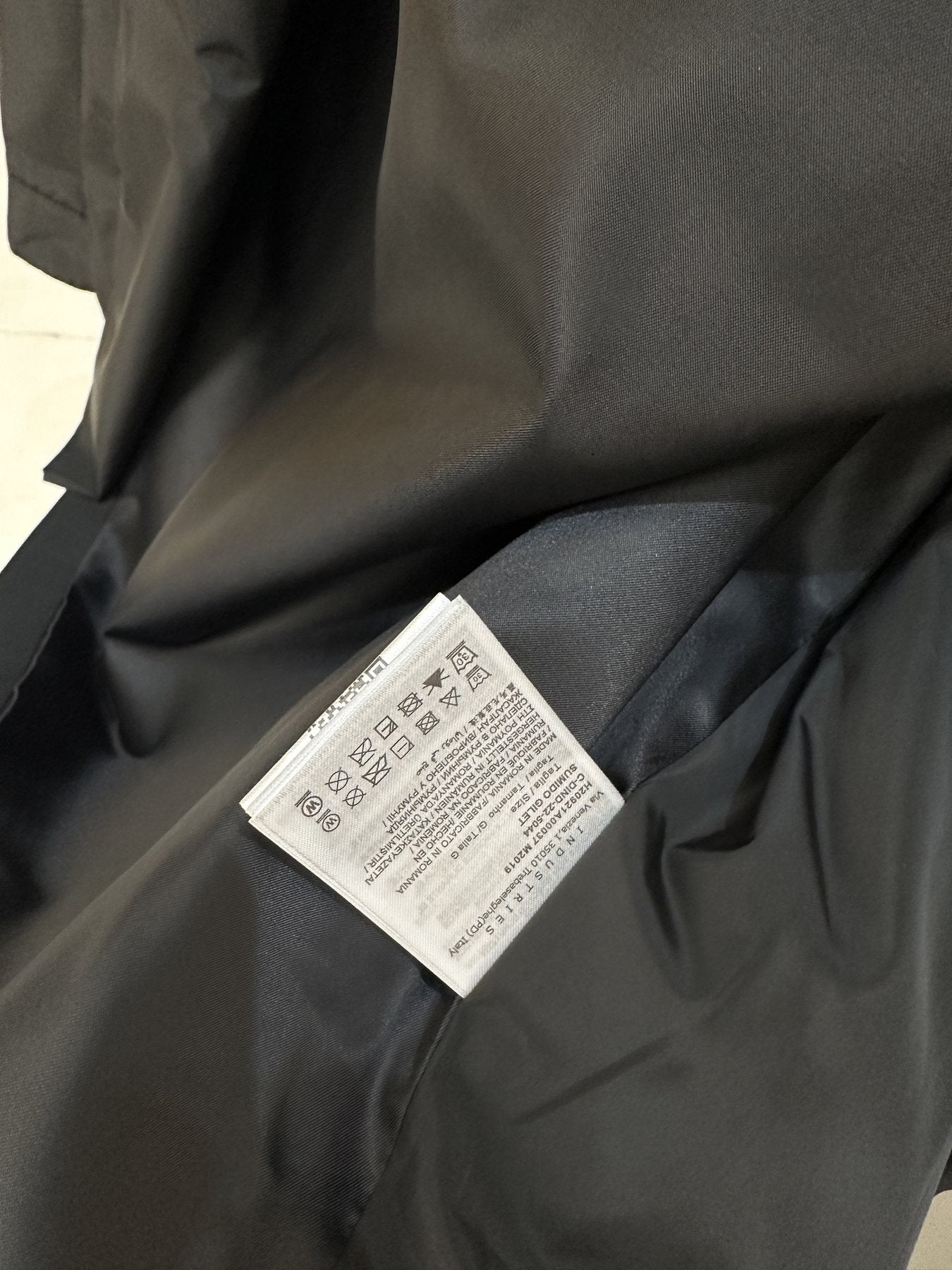 Moncler Hooded Zip-Front Jacket — fabric_closeup