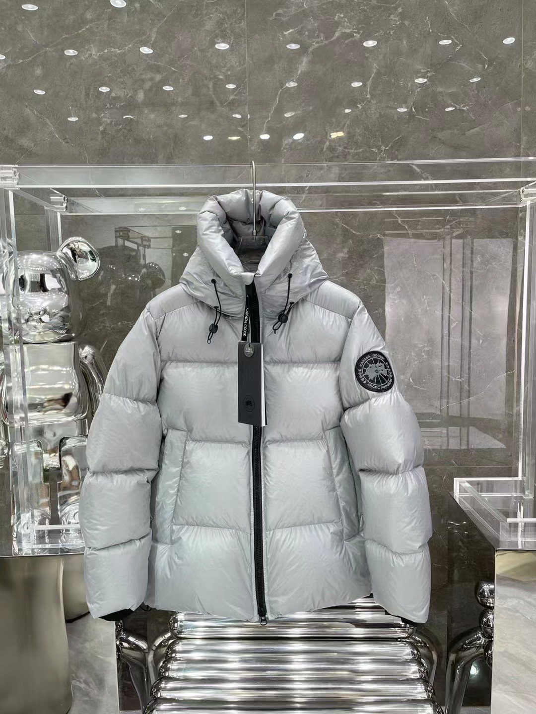 Canada Goose Hooded Glossy Puffer Jacket — hang_tag