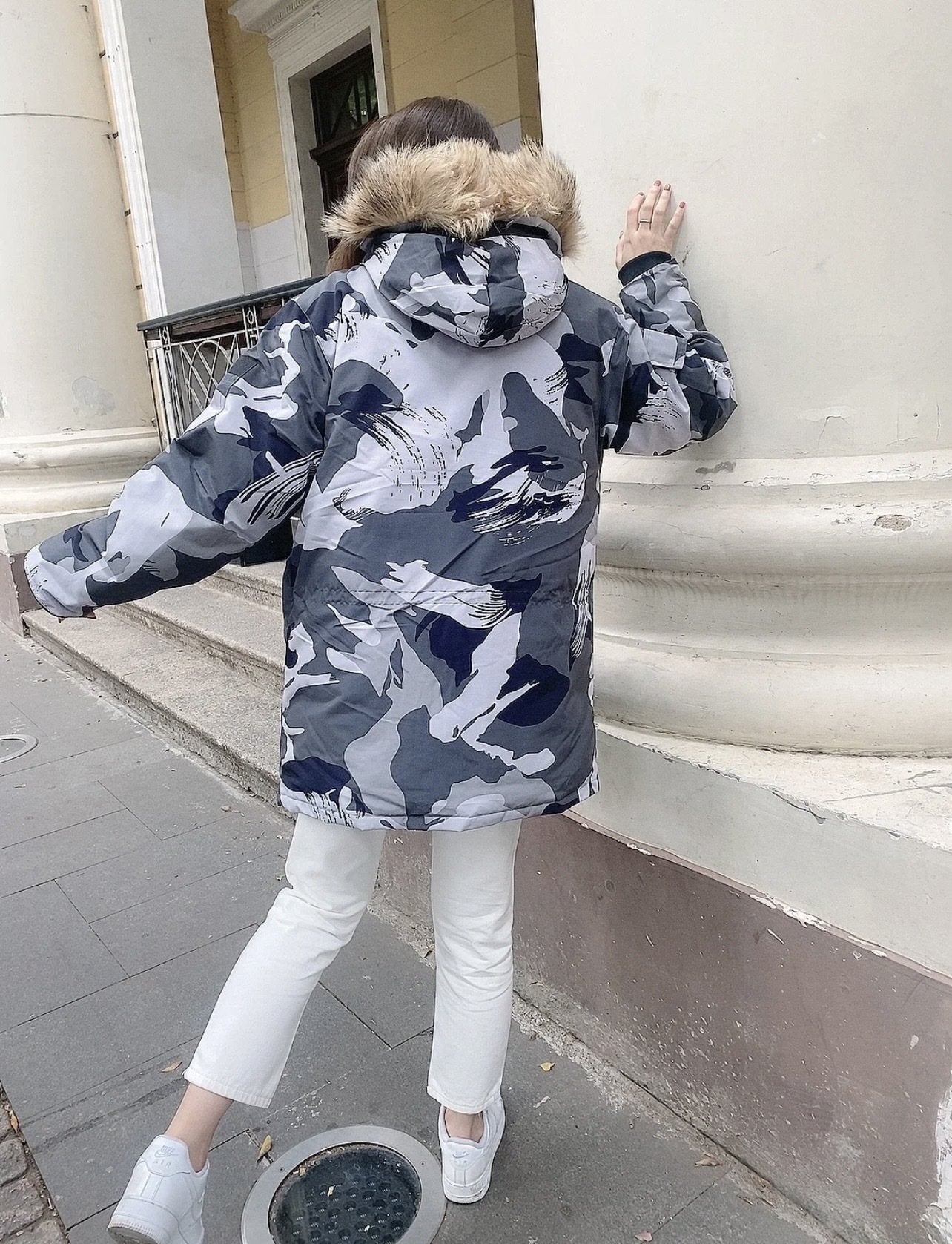 Canada Goose Hooded Fur-Trim Puffer Jacket — back