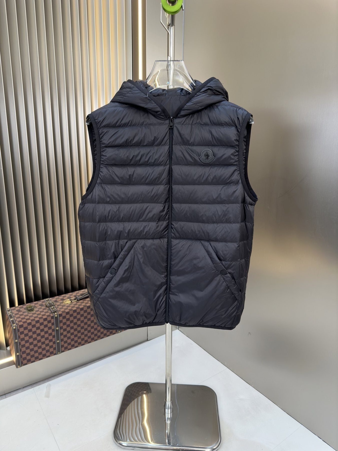 Moncler 2-in-1 Detachable Quilted-Liner Coat — detail