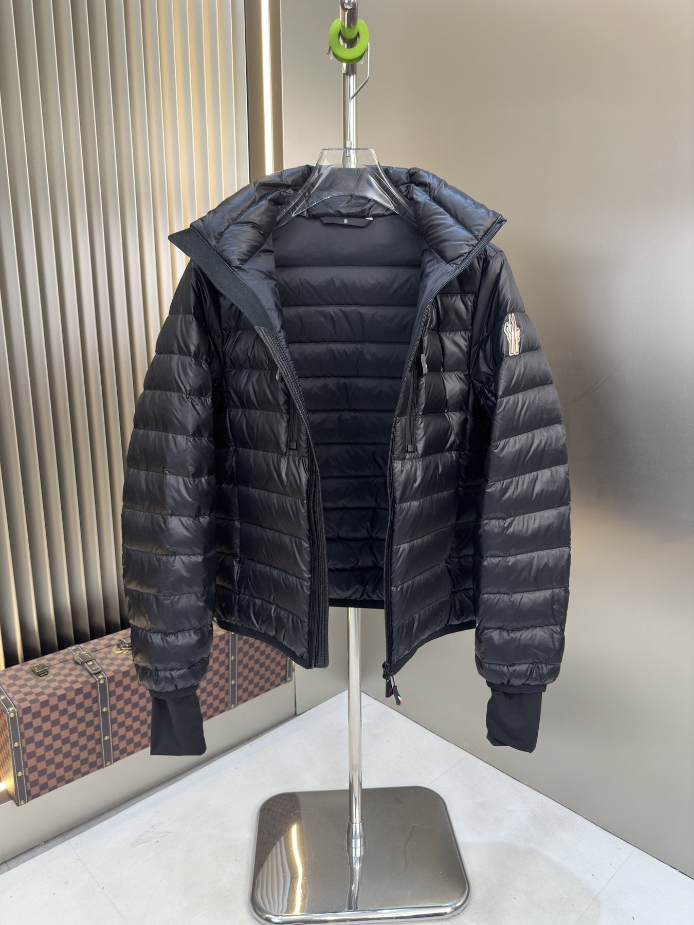 Men Moncler coat Black Quilted Zip-Front Puffer Jacket — detail