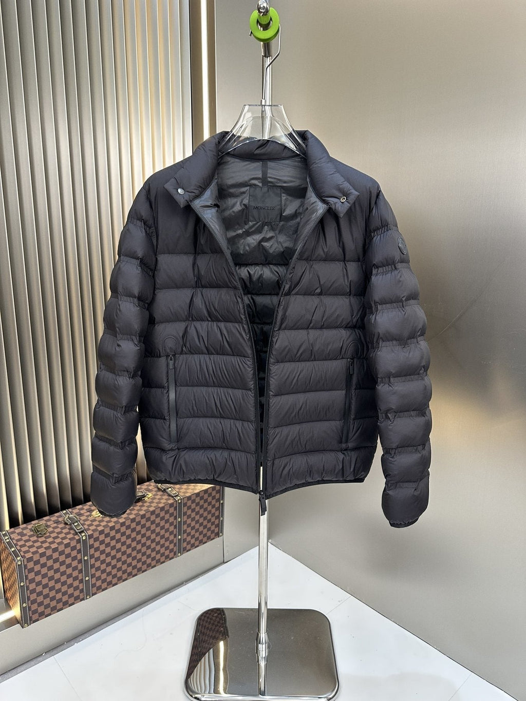 Men Moncler coat Puffer Jacket — detail