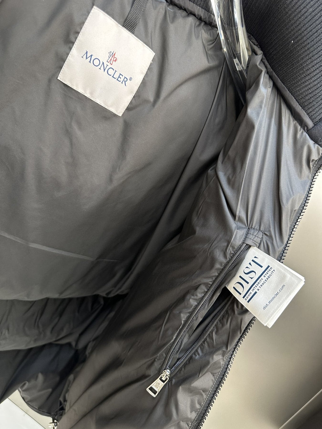 Men Moncler coat Black Hooded Quilted Puffer Jacket — neck_label