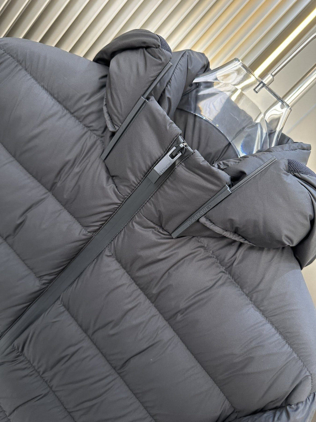 Men Moncler coat Black Hooded Quilted Puffer Jacket — detail