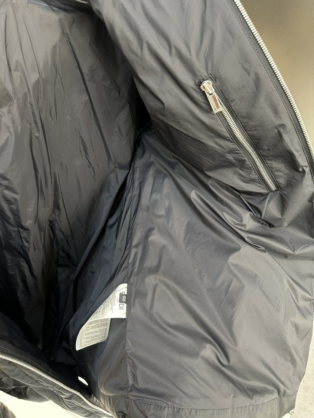 Fendi Black Hooded Tonal Geometric Puffer Jacket — neck_label