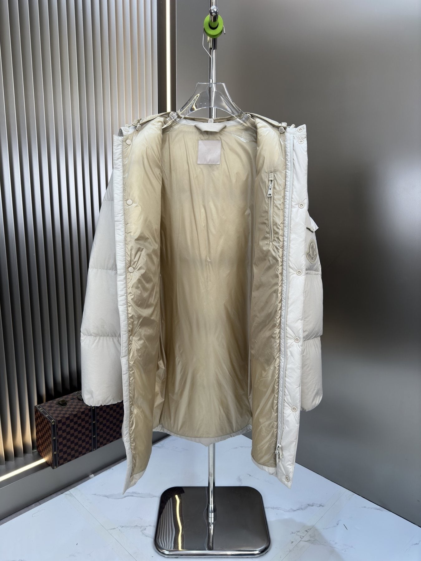 Men Moncler coat Hooded Long Puffer Jacket — detail
