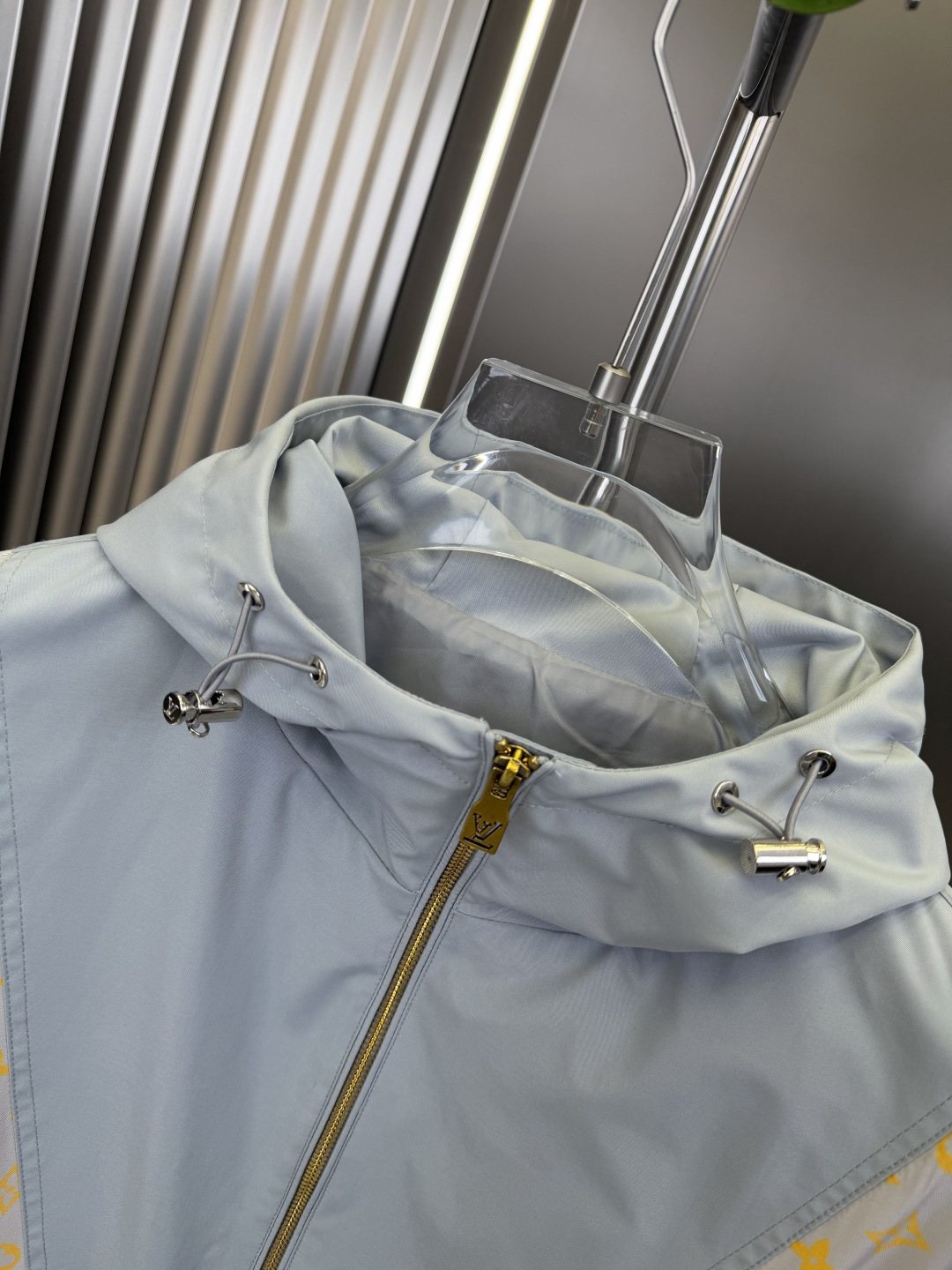 2026 Original Jacket Light Blue Color-Block Hooded Windbreaker — detail