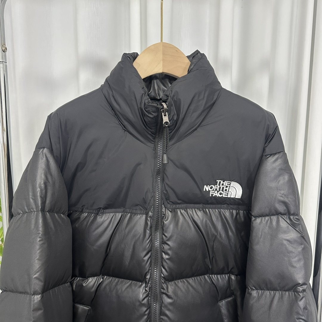The North Face Color-Block Puffer Jacket — detail