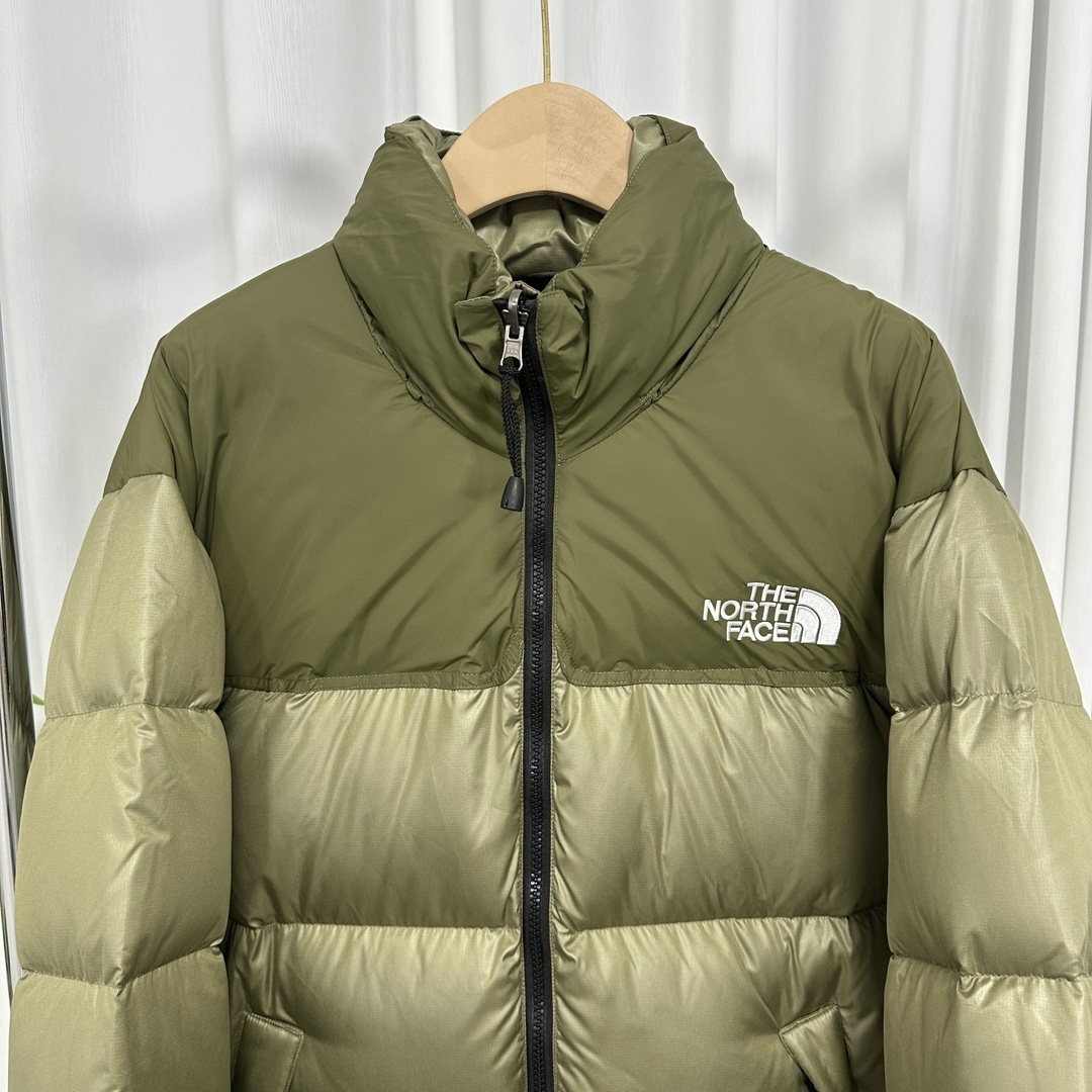 The North Face Color-Block Puffer Jacket — detail