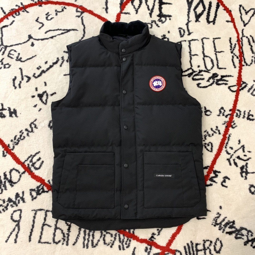 Canada Goose Quilted Snap-Front Vest — front
