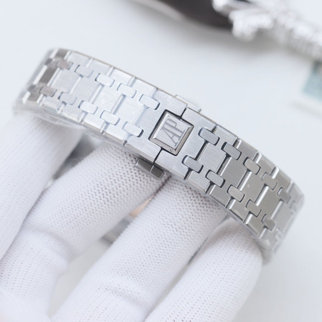 Audemars Piguet Silver Blue Dial Bracelet Watch — detail