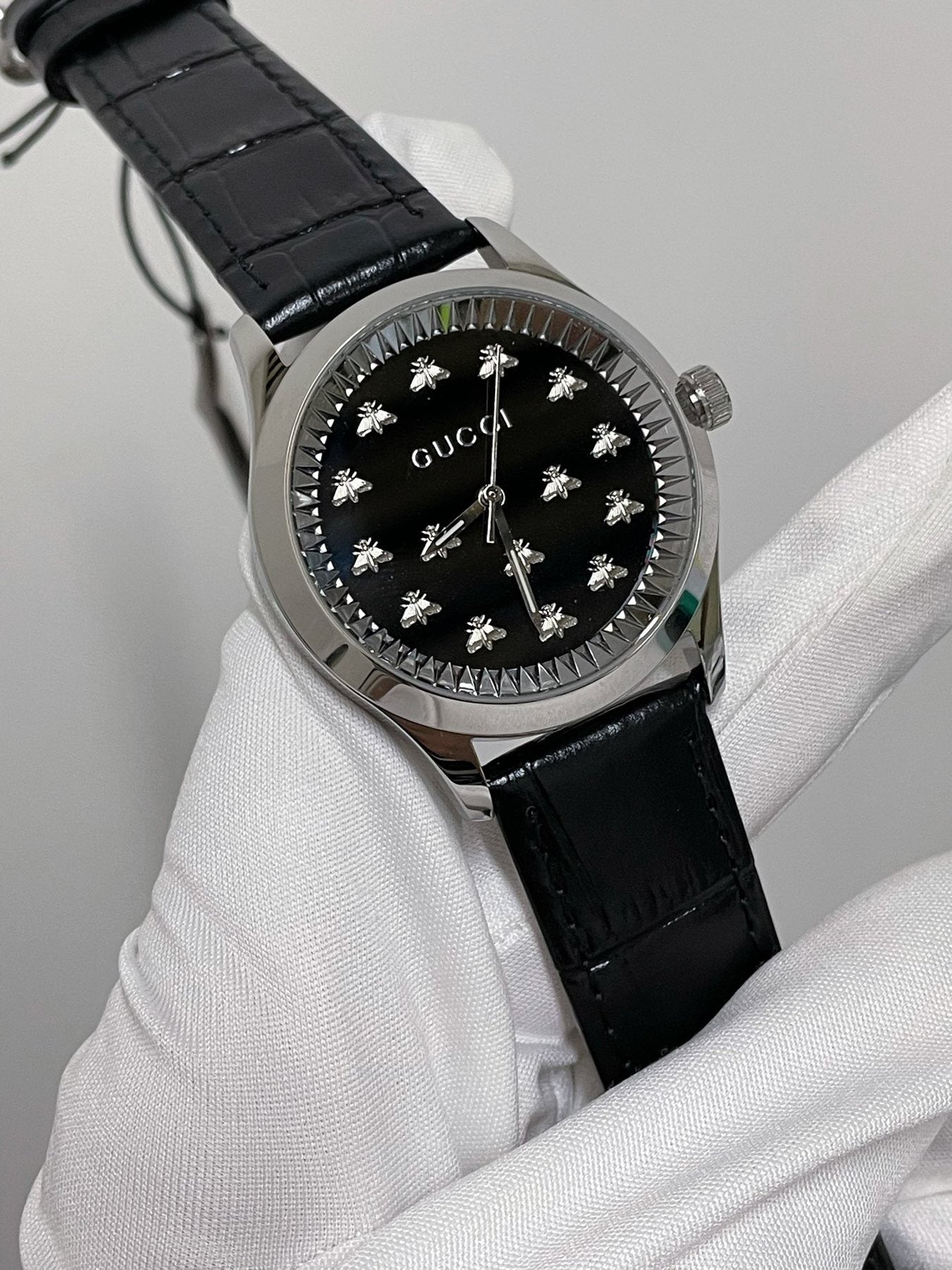 Gucci Black Bee Dial Watch — front